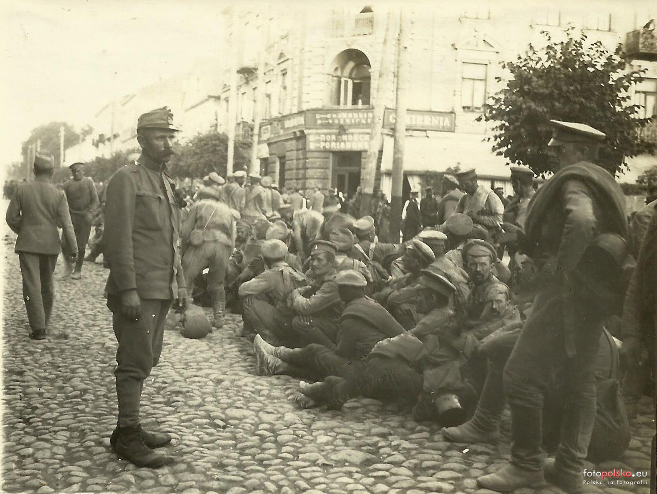 1915
